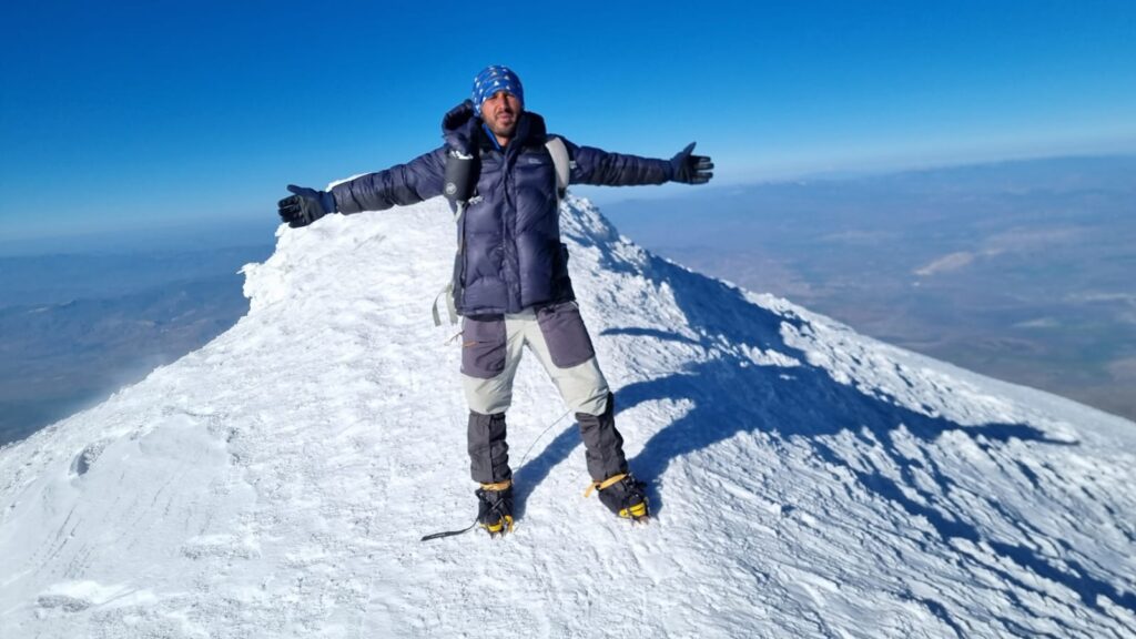 trekking mount ararat